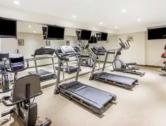 Ramada By Wyndham Flushing Queens 