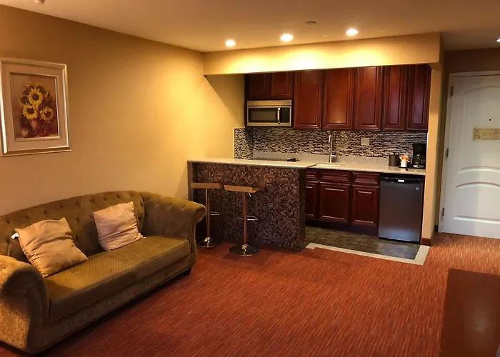 Ramada By Wyndham Flushing Queens